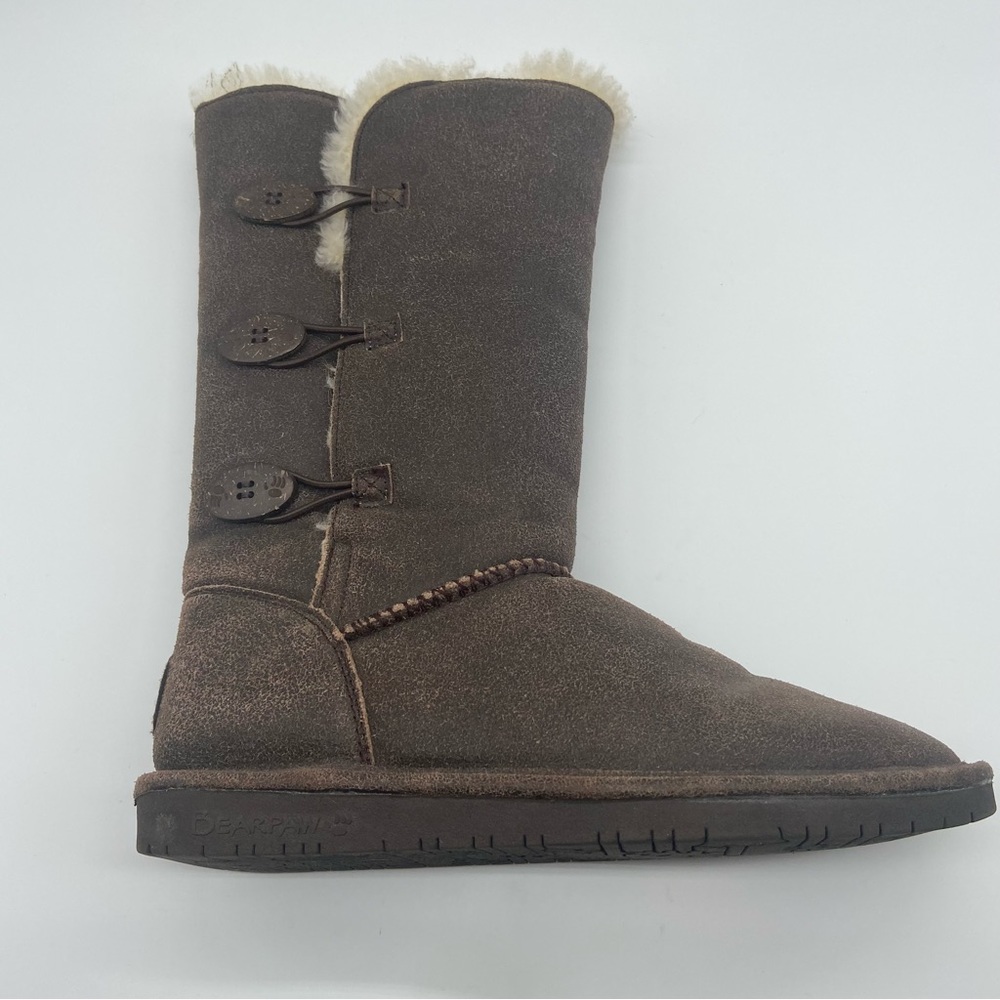 BearPaw Lauren Brown Suede sheepskin/wool lined warm button boot. Size 9